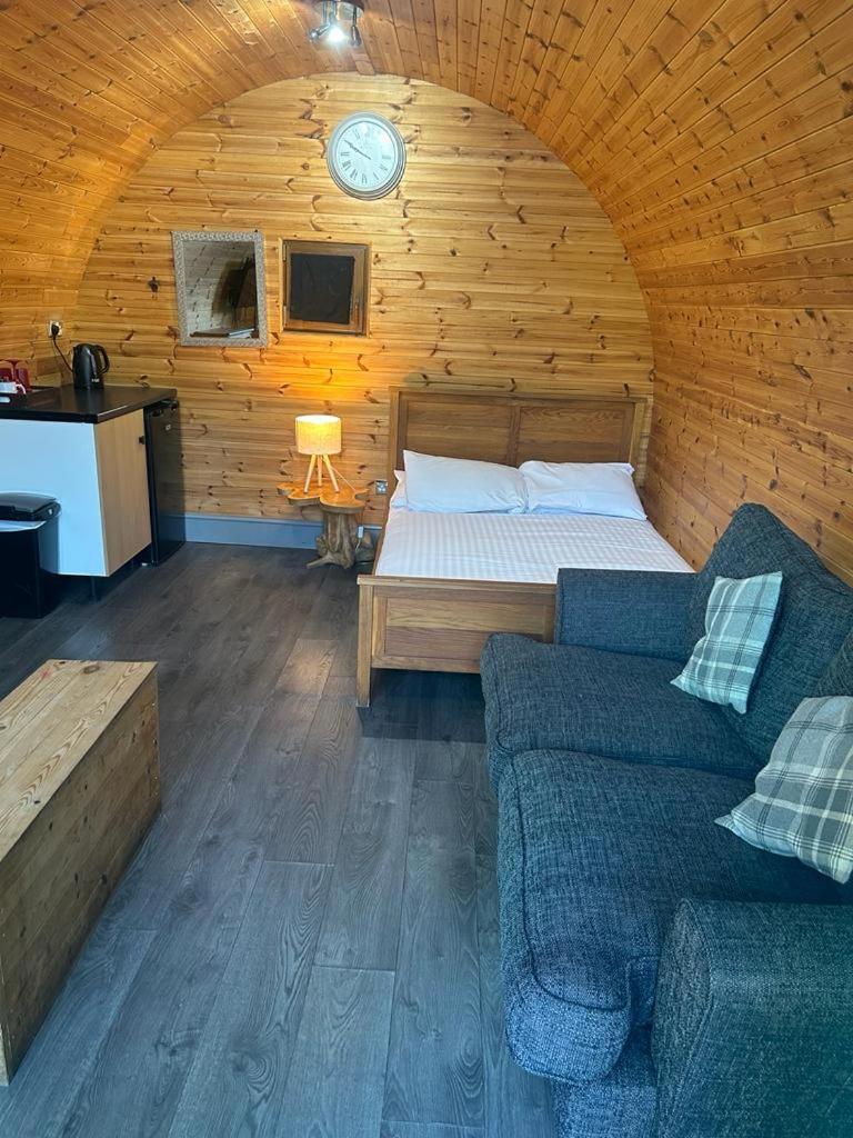 Original Glamping Pod With Hot Tub Otel Frodsham Dış mekan fotoğraf