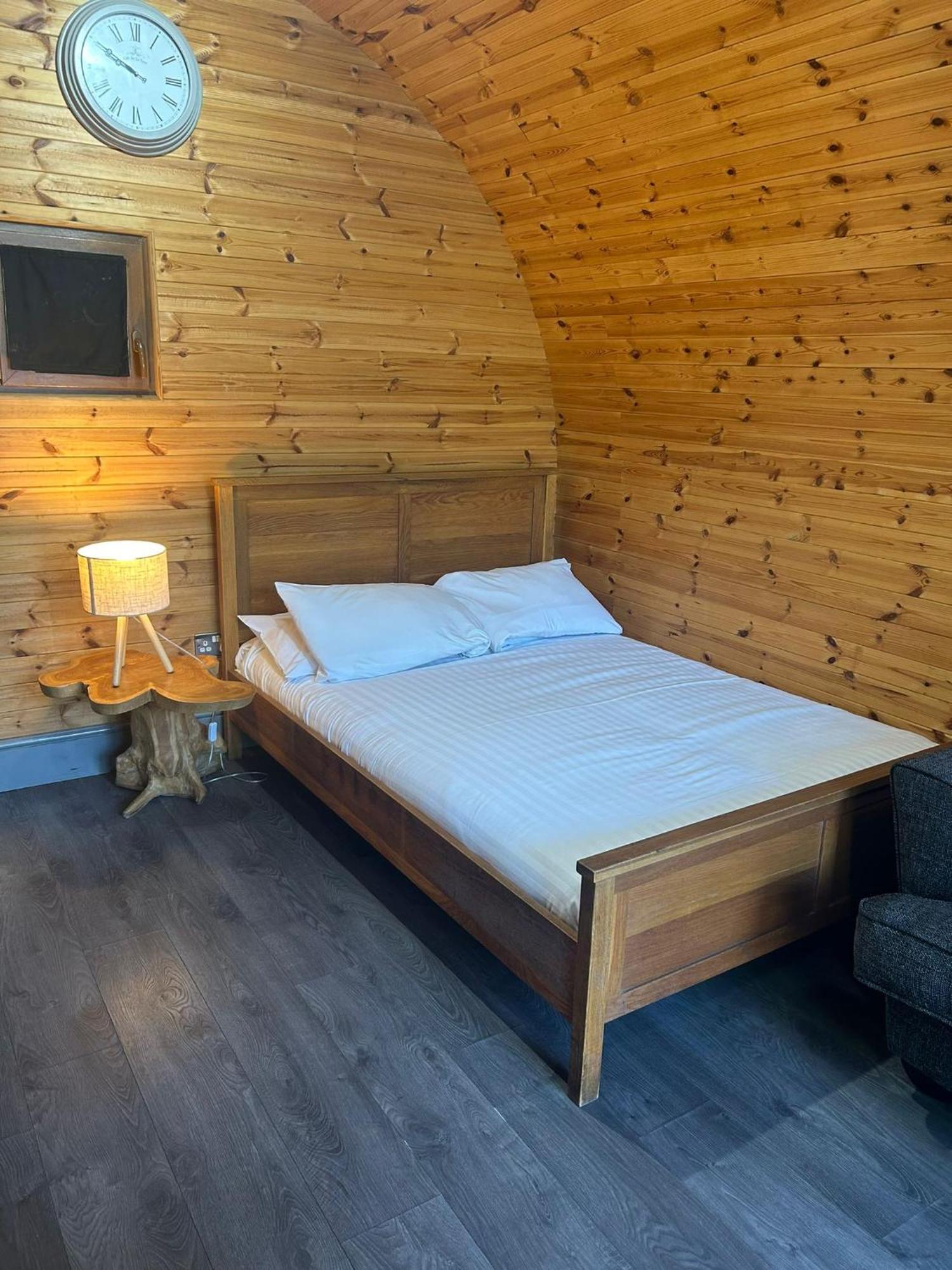 Original Glamping Pod With Hot Tub Otel Frodsham Dış mekan fotoğraf