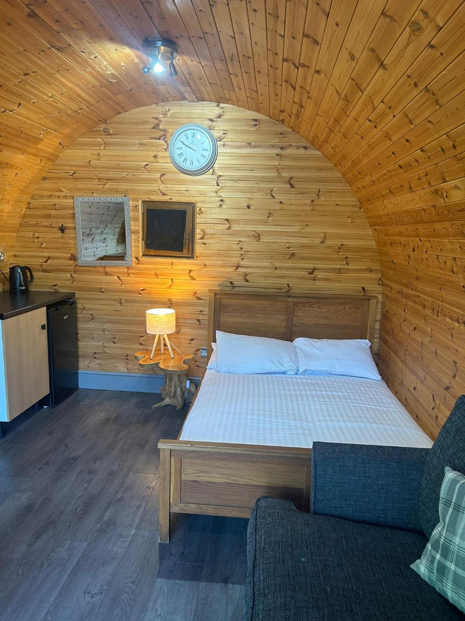 Original Glamping Pod With Hot Tub Otel Frodsham Dış mekan fotoğraf